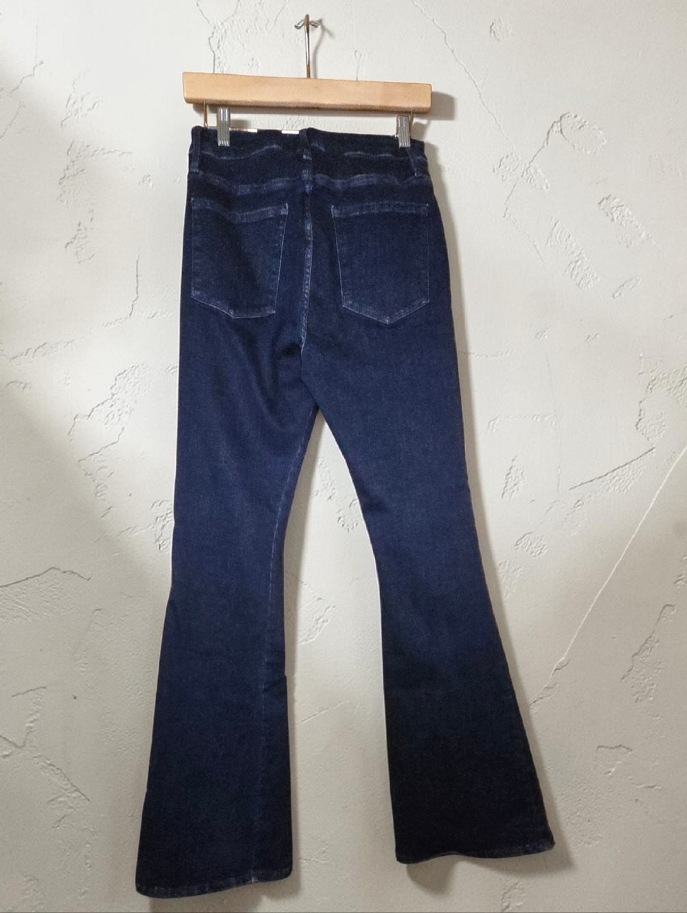 Frame Le One Flare Jeans in Keller Size 2 - 34" Inseam Long Dark Wash - Picture 4 of 12
